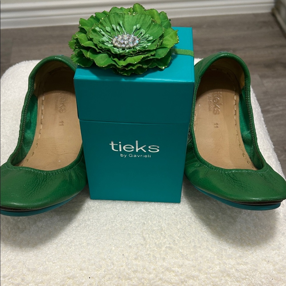 Women's Green Leather Ballet Flats